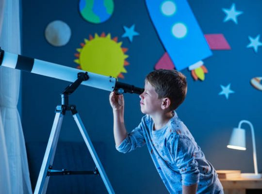 Que peut-on offrir à un enfant passionné d’astronomie et d’espace ?