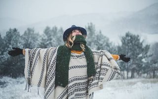 Comment s’habiller avec un poncho pour l’hiver ?